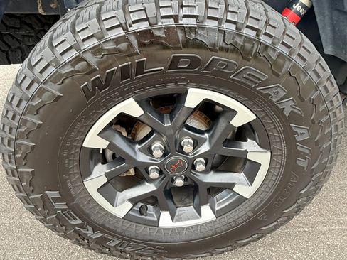Used 2020 Jeep Gladiator Rubicon AWD/4WD image 13