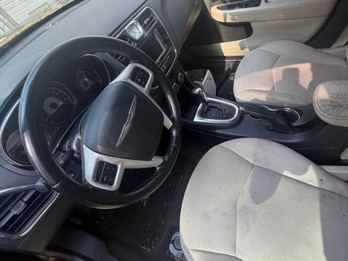 Used 2012 Chrysler 200 Touring FWD image 8