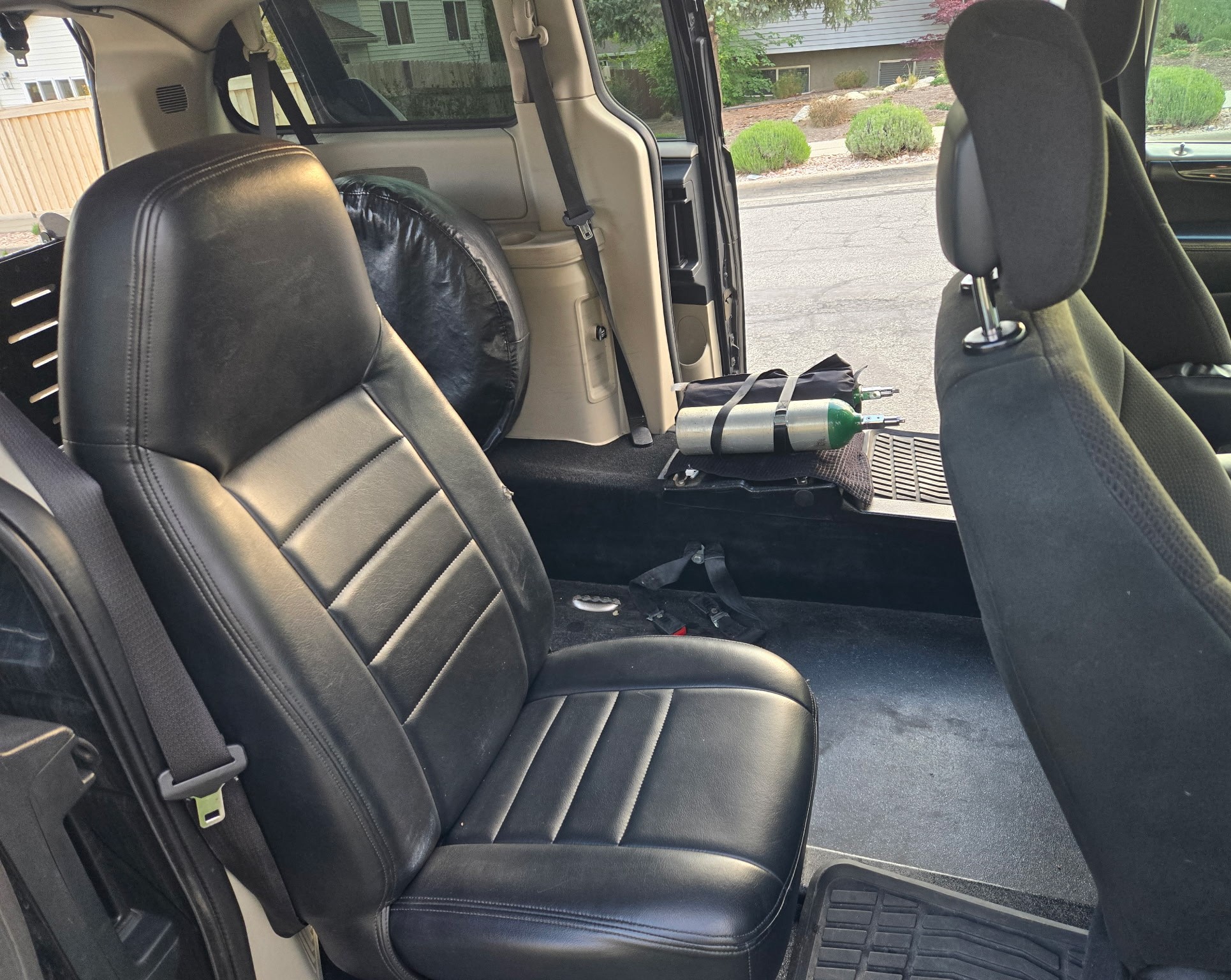 Used 2012 Dodge Grand Caravan SXT FWD image 14