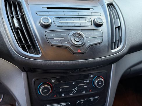 Used 2017 Ford Escape SE w/ SE Cold Weather Package image 12