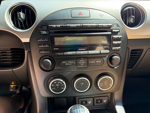Used 2011 MAZDA MX-5 Miata Grand Touring w/ Premium Pkg RWD image 18