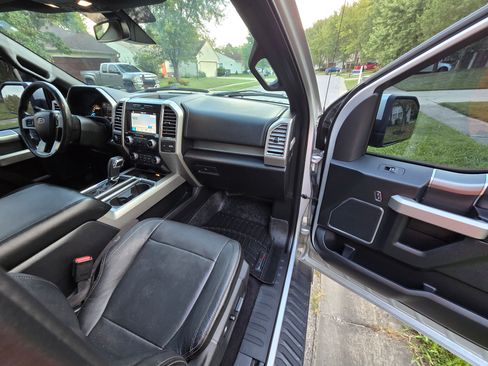 Used 2015 Ford F150 Lariat w/ Equipment Group 502A Luxury image 13