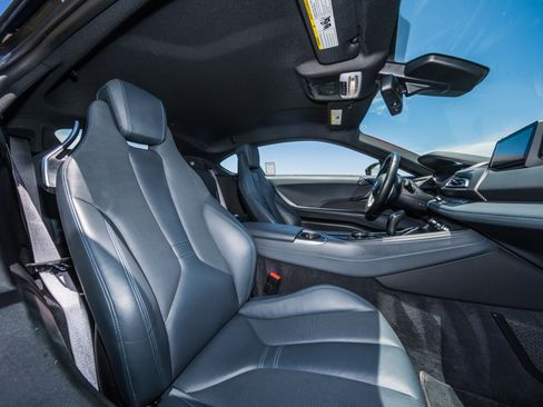 Used 2017 BMW i8 AWD/4WD image 11