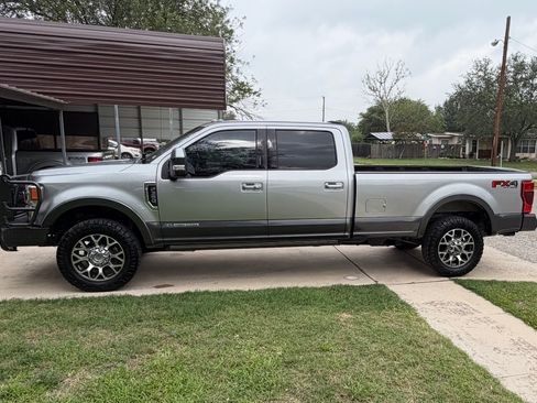 Used 2020 Ford F350 Lariat w/ Lariat Ultimate Package AWD/4WD image 2