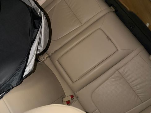 Used 2011 Jaguar XF Premium image 6