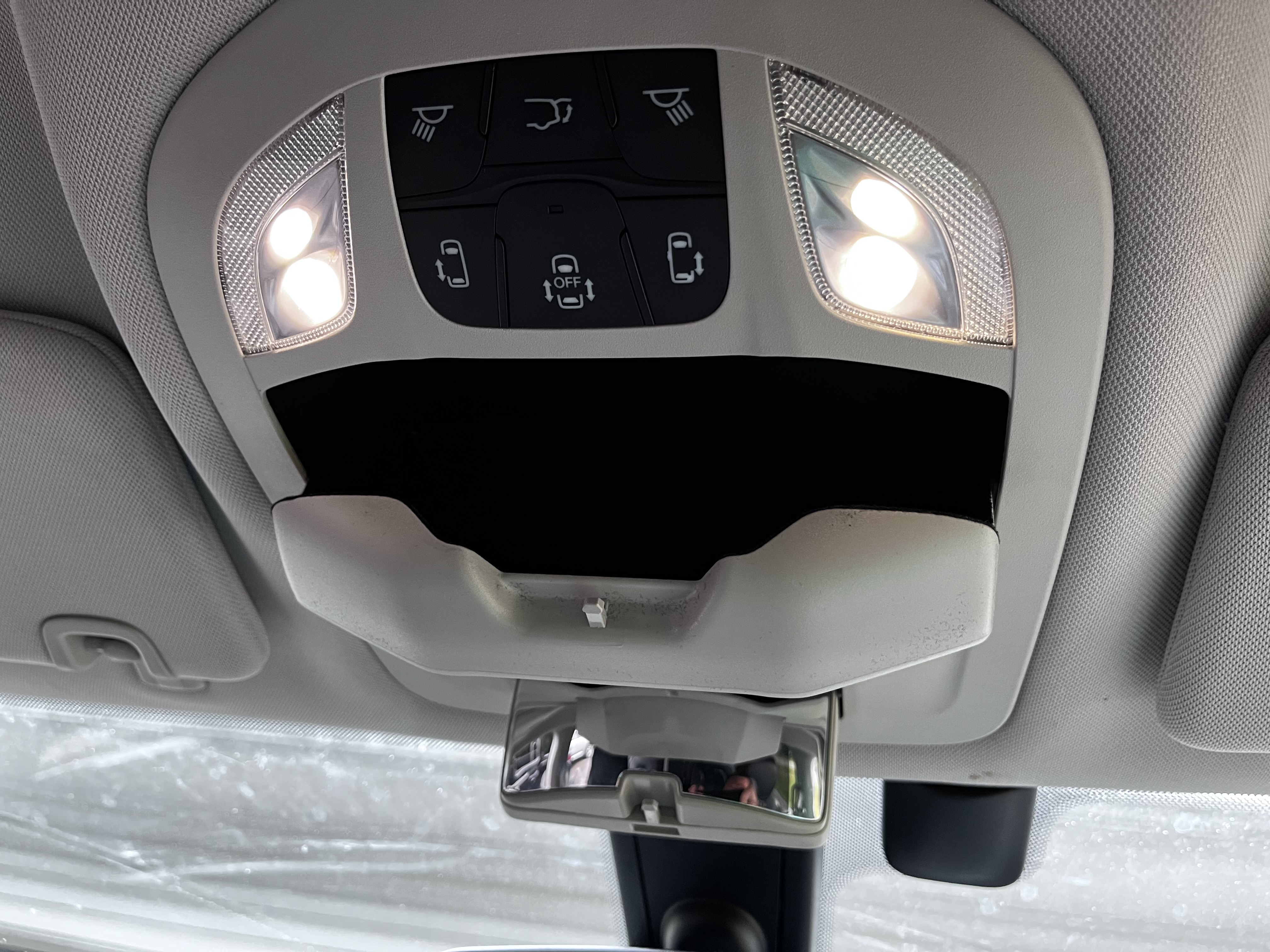 Used 2018 Chrysler Pacifica Touring-L FWD image 15