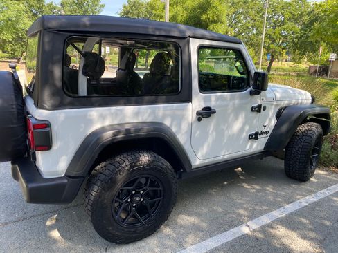 Used 2025 Jeep Wrangler Sport AWD/4WD image 2