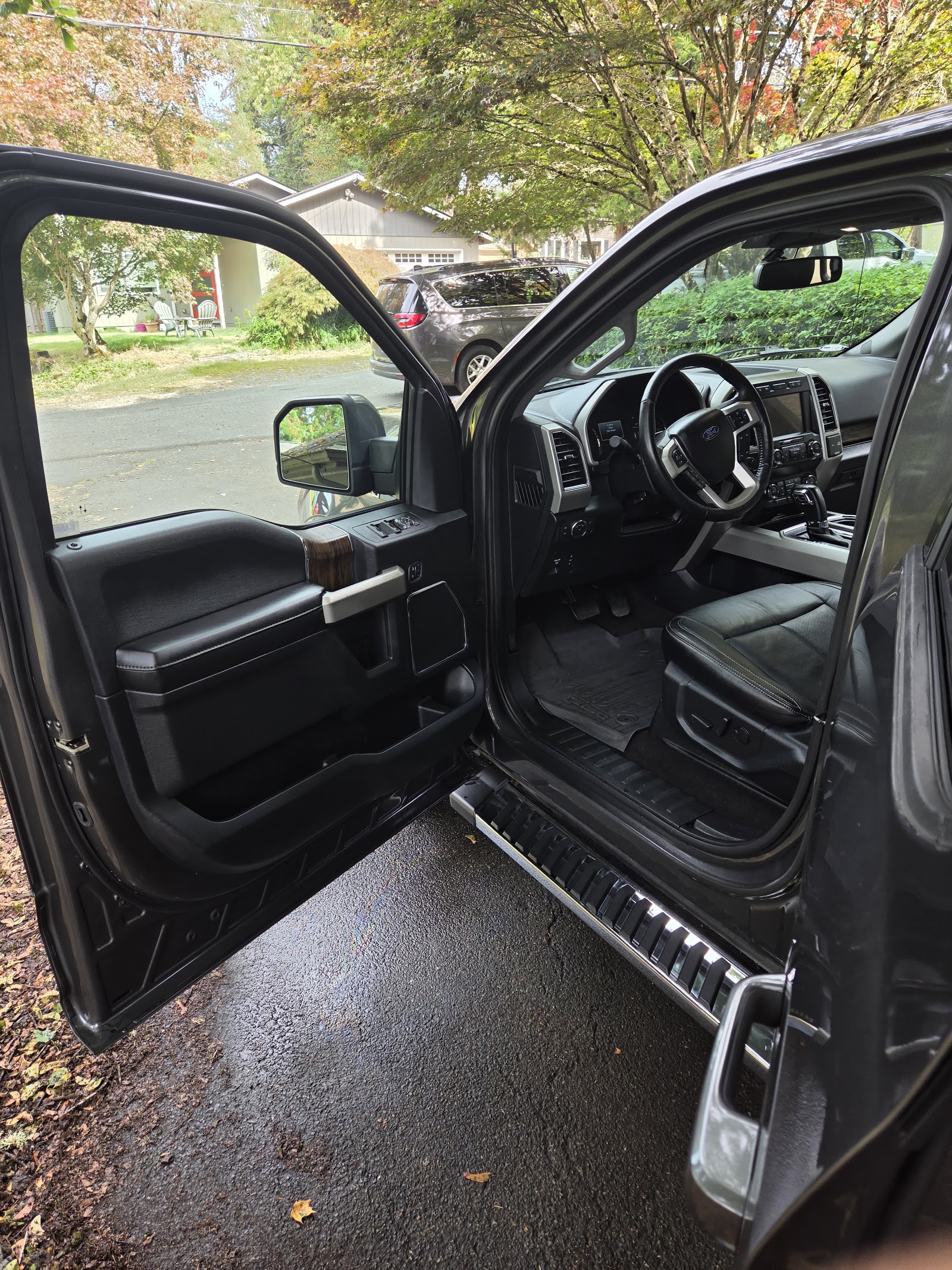 Used 2020 Ford F150 Lariat w/ Equipment Group 501A Mid AWD/4WD image 11
