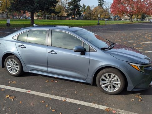 Used 2024 Toyota Corolla XLE image 6