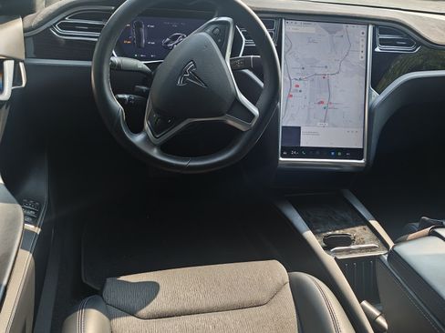 Used 2017 Tesla Model S 75 image 4