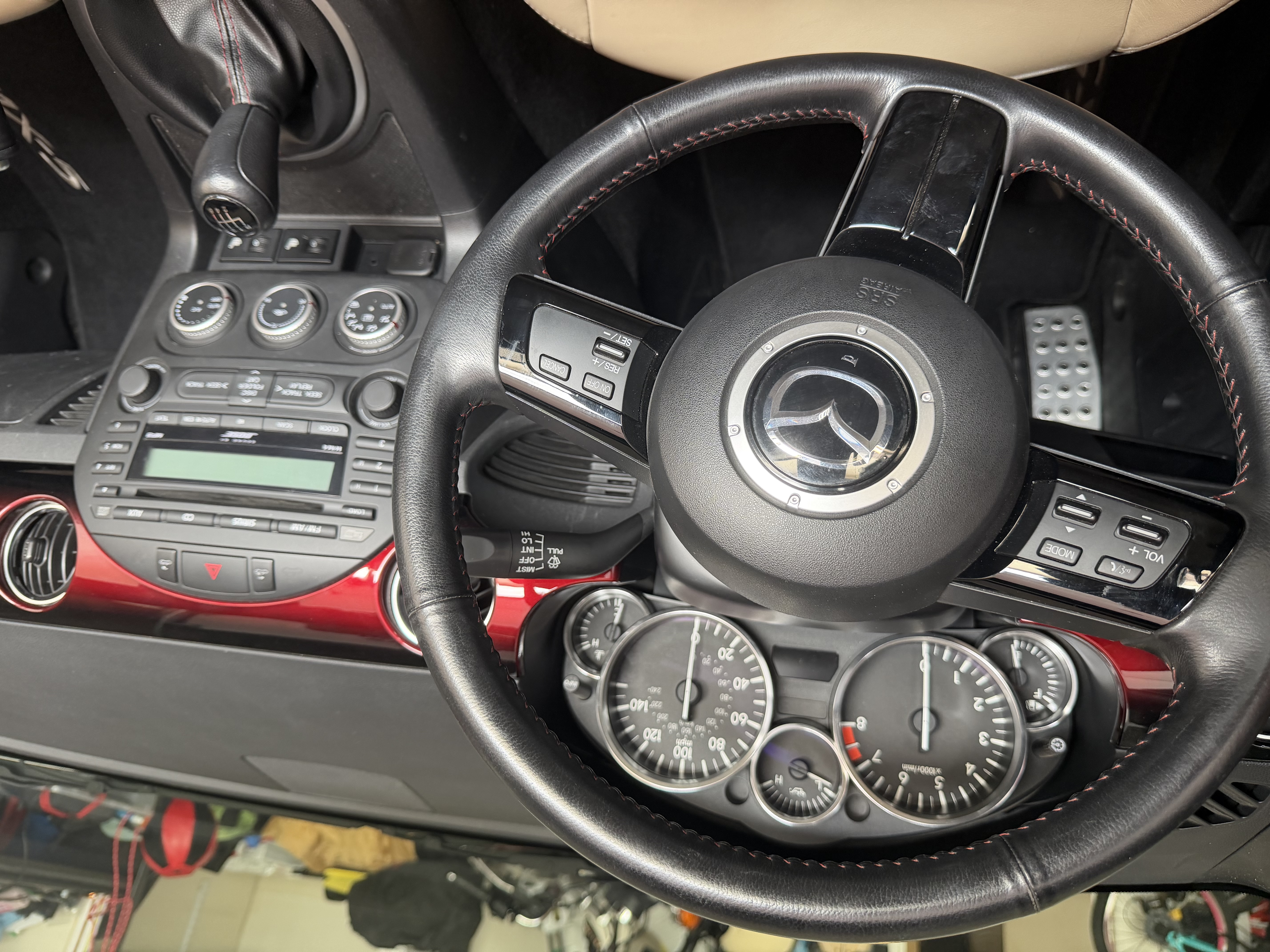 Used 2015 MAZDA MX-5 Miata 25th Anniversary Edition RWD image 8