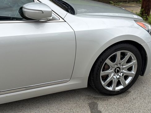 Used 2013 Hyundai Equus Signature RWD image 4