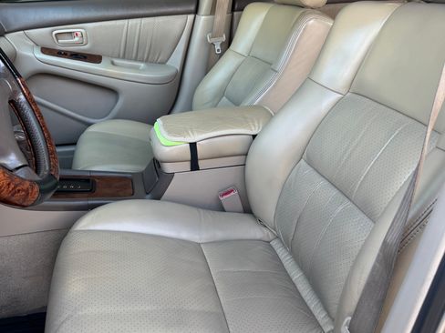 Used 1999 Lexus ES 330 image 4