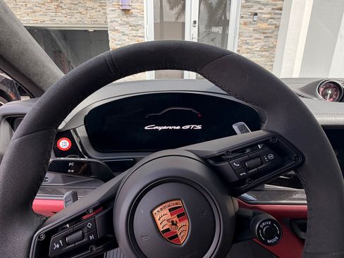 Used 2026 Porsche Cayenne GTS image 9