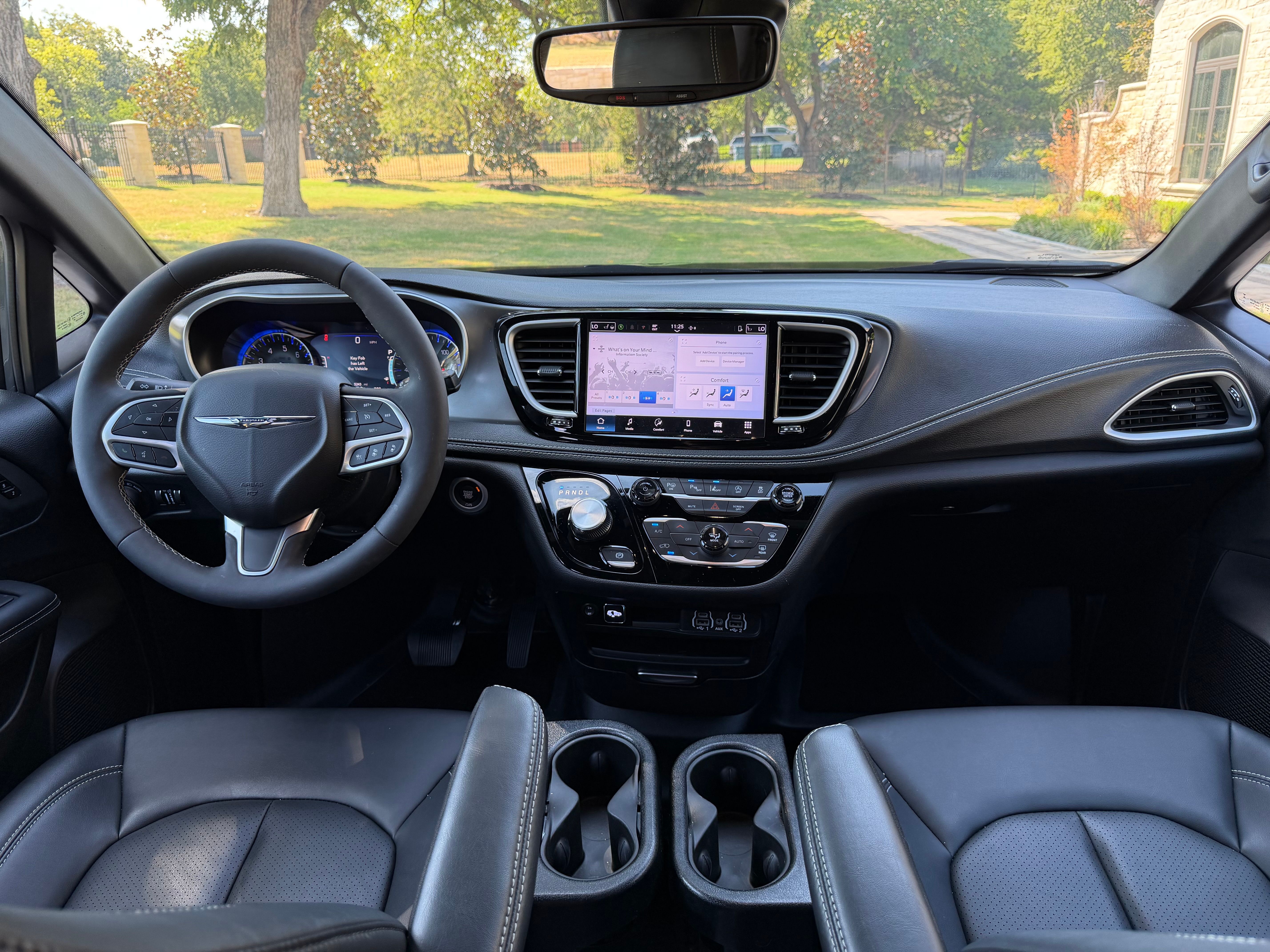 Used 2025 Chrysler Pacifica Select FWD image 14