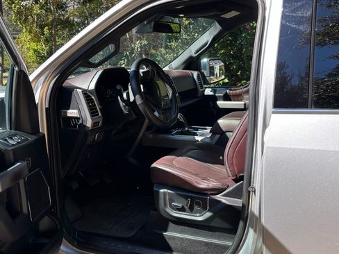 Used 2015 Ford F150 Platinum w/ Trailer Tow Package image 9