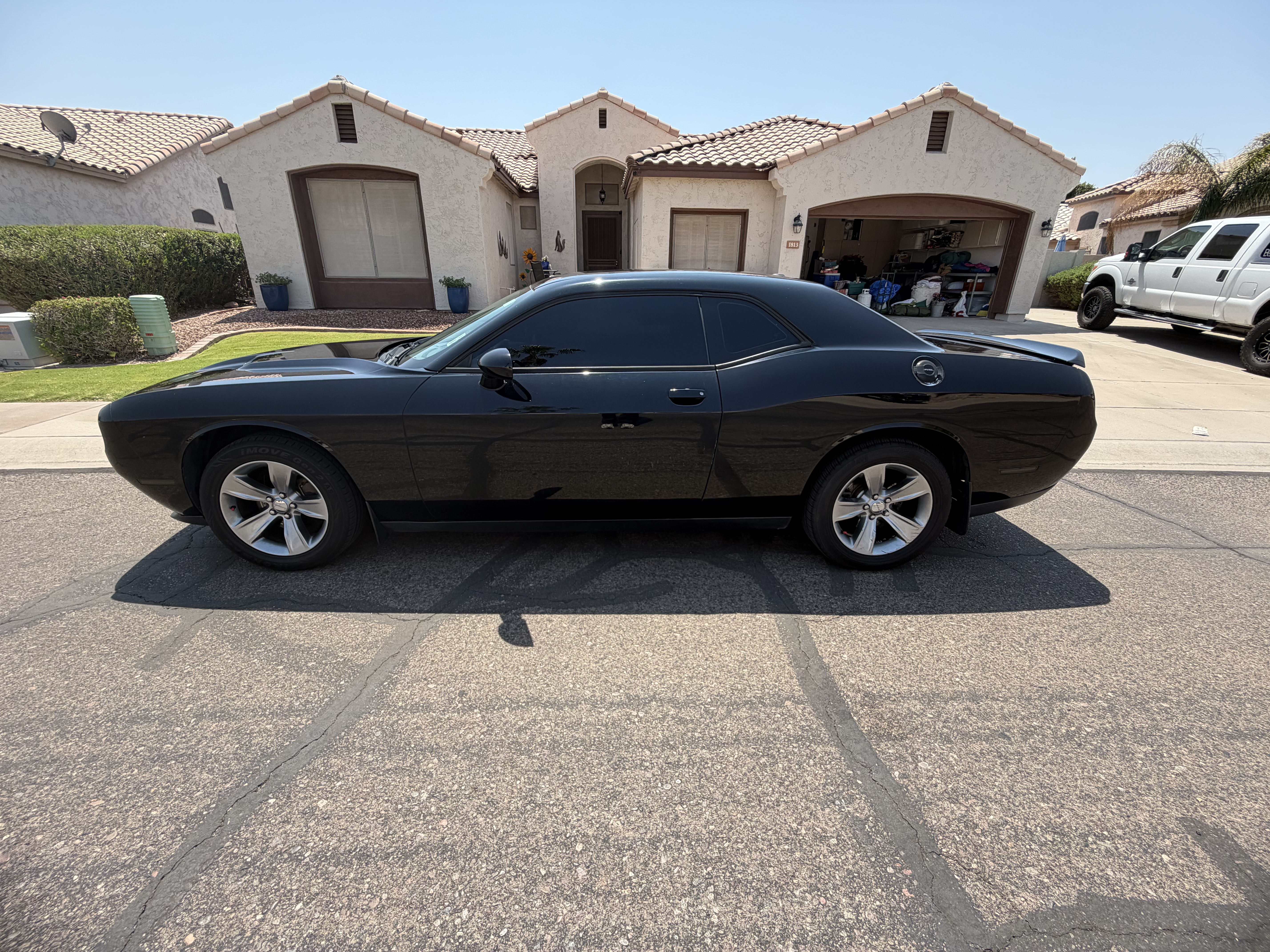 Used 2019 Dodge Challenger SXT RWD image 1