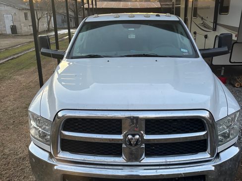 Used 2015 RAM 2500 Tradesman w/ Chrome Appearance Group image 4