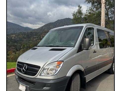 Used 2012 Mercedes-Benz Sprinter 2500 image 2