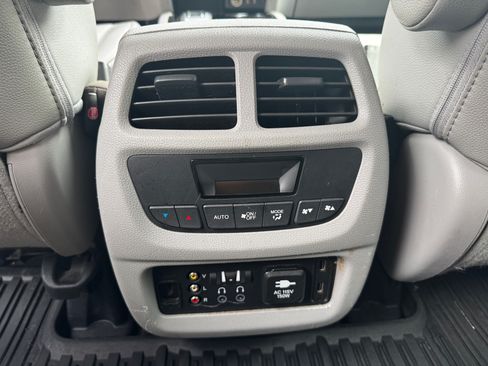 Used 2017 Honda Pilot Touring image 17