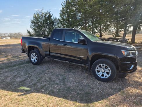 Used 2016 Chevrolet Colorado LT w/ LT Convenience Package image 4