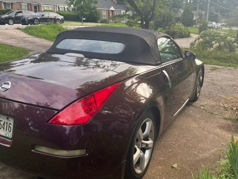 Used 2006 Nissan 350Z Touring RWD image 10