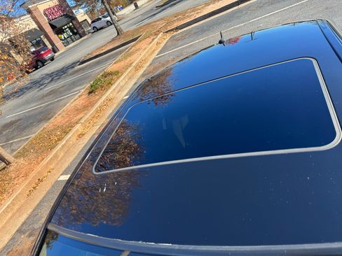 Used 2011 Mercedes-Benz C 300 Sedan image 8