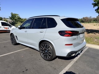 Used 2025 BMW X5 xDrive50e w/ M Sport Package AWD/4WD image 5