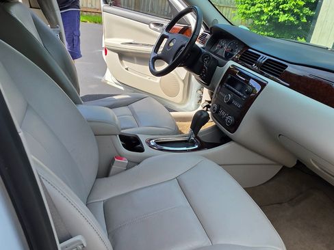 Used 2011 Chevrolet Impala LT w/ Luxury Edition Package FWD image 5