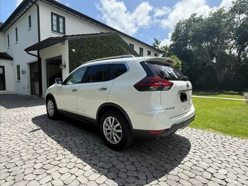 Used 2020 Nissan Rogue SV image 6