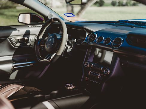 Used 2022 Ford Mustang Shelby GT500 w/ Technology Package image 13