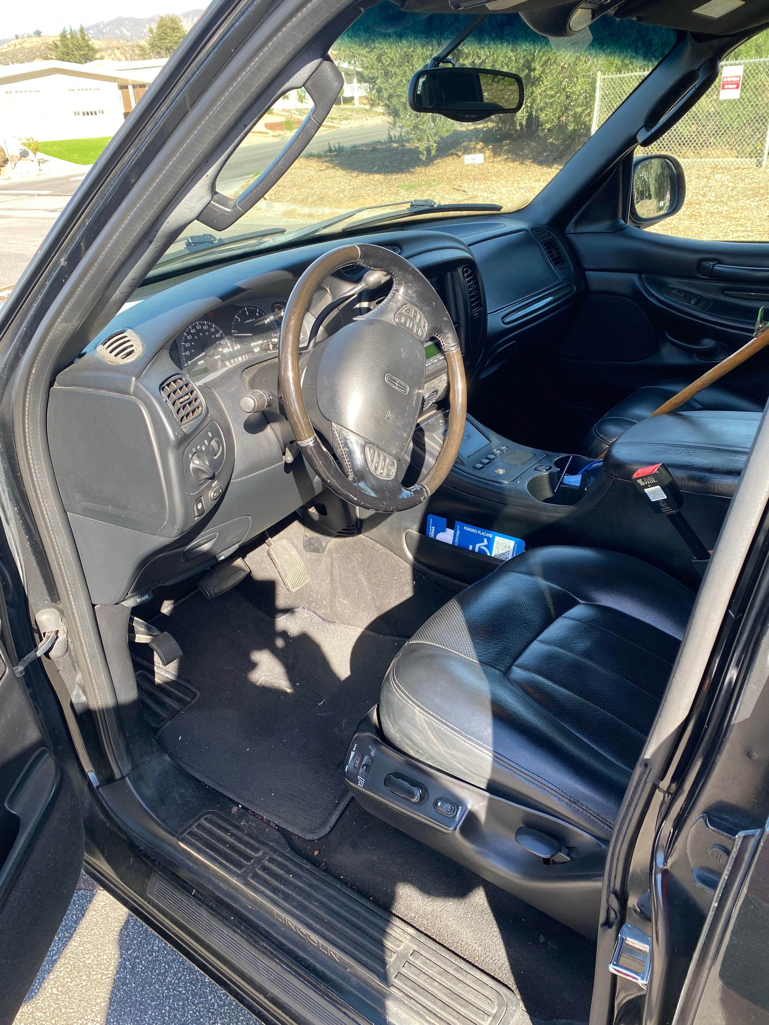 Used 2002 Lincoln Blackwood RWD image 2