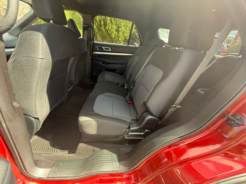 Used 2019 Ford Explorer XLT w/ Class III Trailer Tow Package image 14