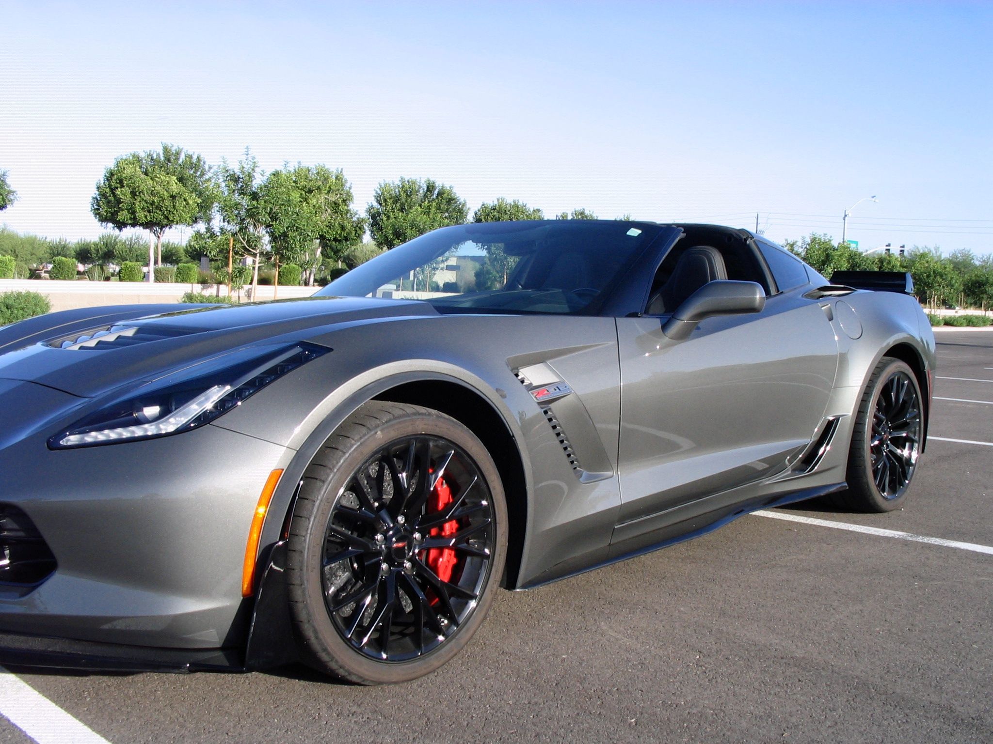 Used 2016 Chevrolet Corvette Z06 w/ 3LZ Preferred Equipment Group RWD image 4