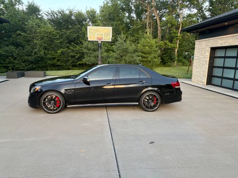 Used 2015 Mercedes-Benz E 63 AMG S-Model image 4