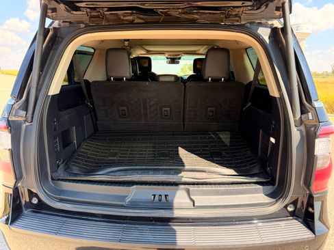 Used 2018 Ford Expedition Max Platinum AWD/4WD image 16