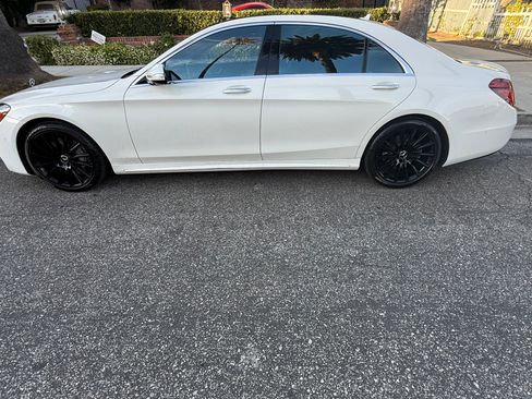 Used 2019 Mercedes-Benz S 560 Sedan image 4