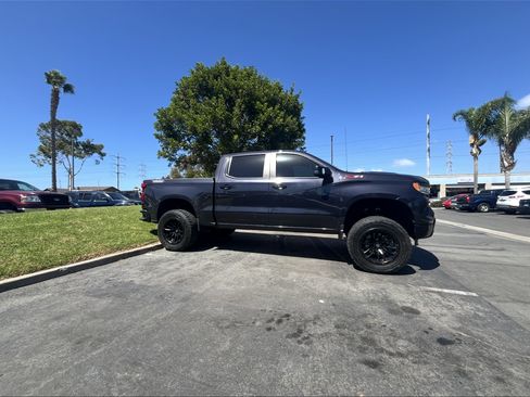 Used 2022 Chevrolet Silverado 1500 LT Trail Boss w/ LT Trail Boss Premium Package image 2