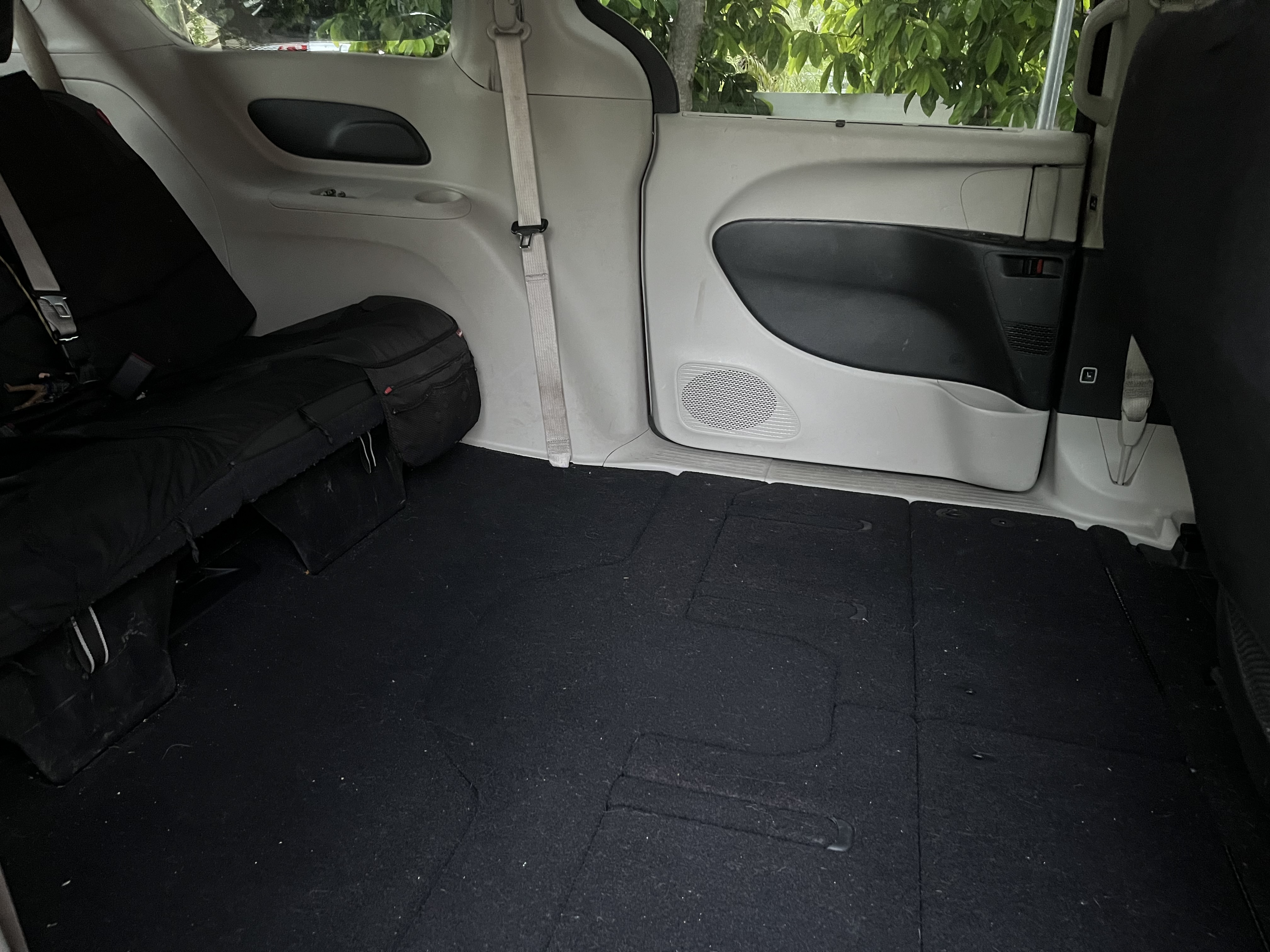 Used 2020 Chrysler Voyager Lxi FWD image 5