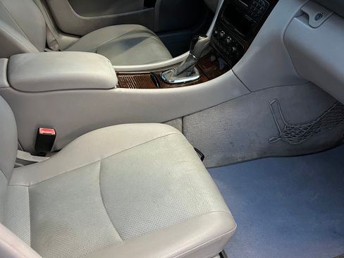 Used 2002 Mercedes-Benz C 240 Sedan image 11