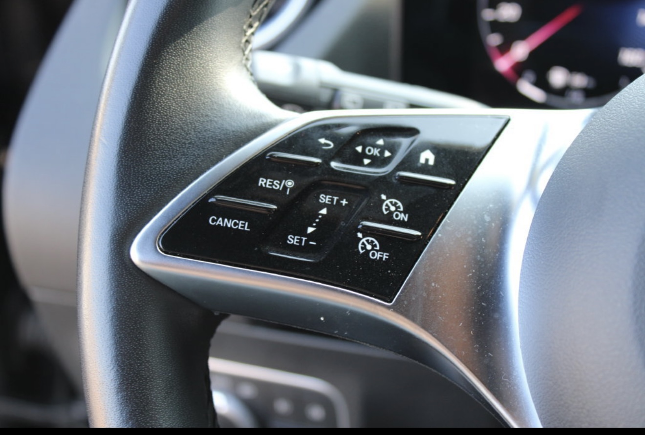 Used 2025 Mercedes-Benz GLA 250 image 9