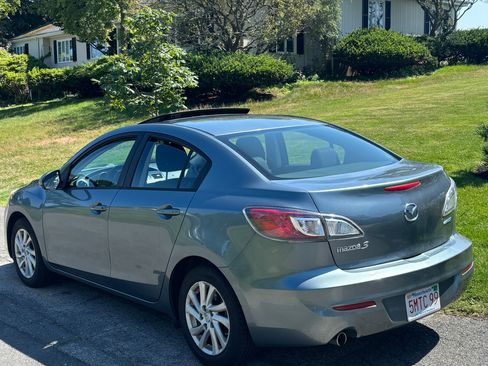 Used 2012 MAZDA MAZDA3 i Touring FWD image 2