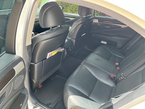 Used 2014 Lexus LS 460 w/ Comfort Package image 8