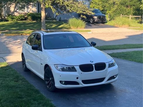 Used 2011 BMW 328i xDrive Sedan AWD/4WD image 1