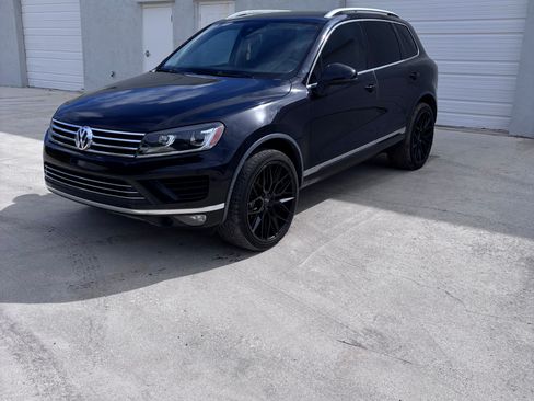 Used 2016 Volkswagen Touareg Sport AWD/4WD image 1