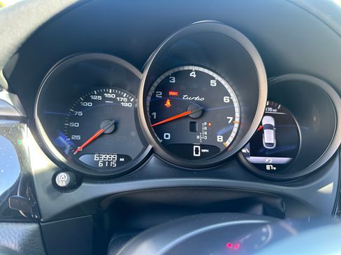 Used 2017 Porsche Macan Turbo AWD/4WD image 6