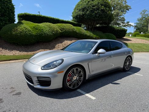 Used 2015 Porsche Panamera GTS AWD/4WD image 8