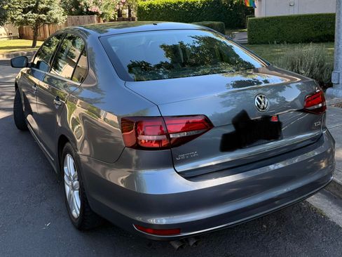 Used 2017 Volkswagen Jetta S FWD image 2
