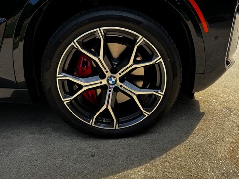 Used 2026 BMW X5 xDrive40i w/ M Sport Package AWD/4WD image 9