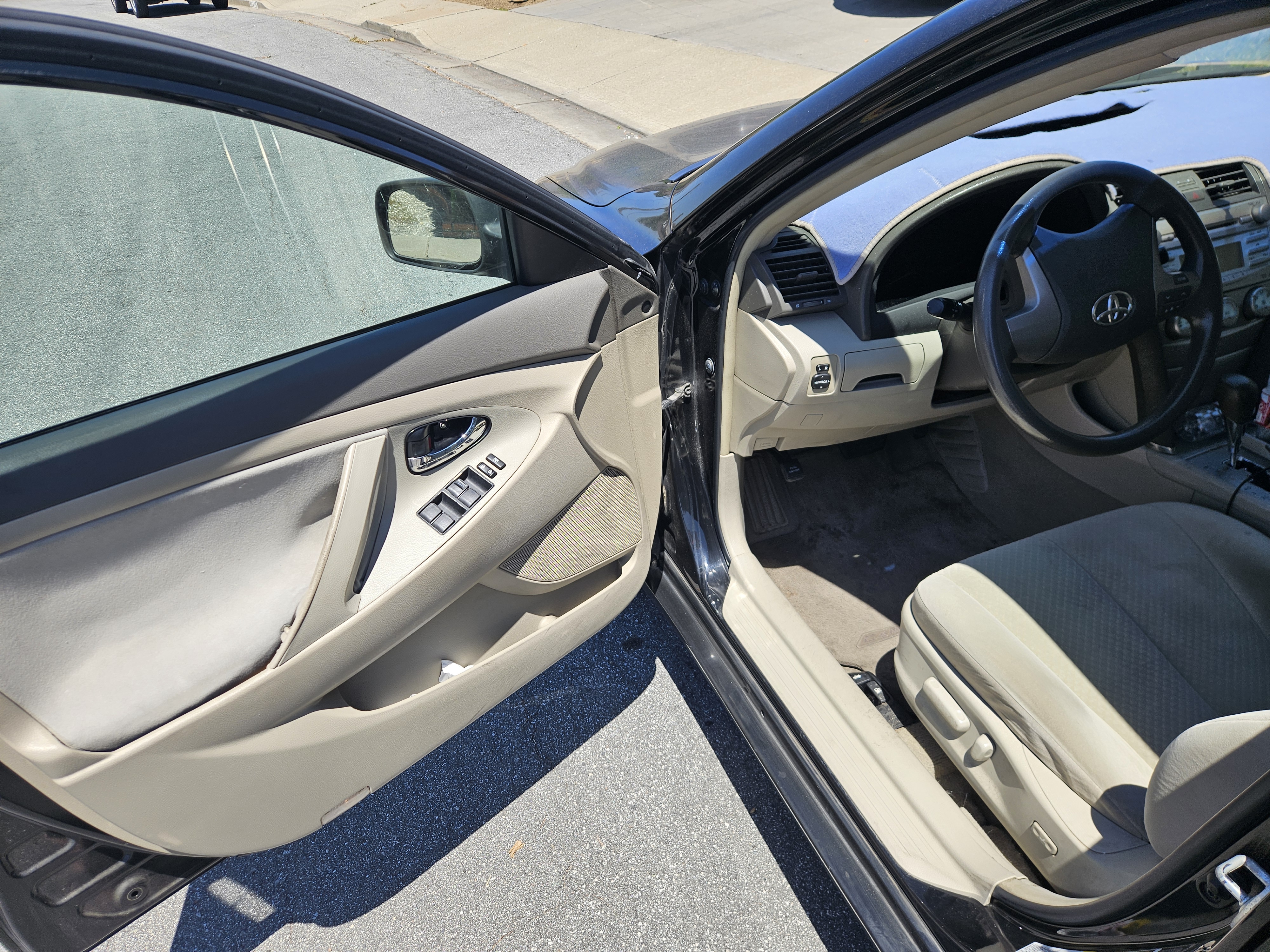 Used 2009 Toyota Camry LE FWD image 4
